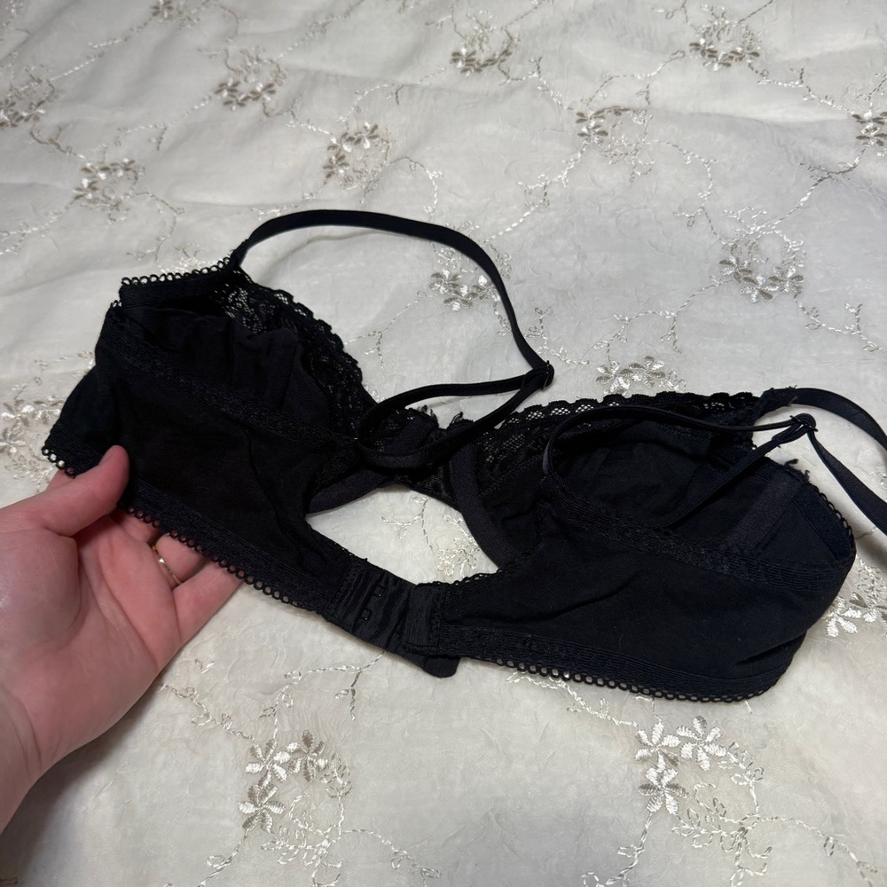 Savage x Fenty Black Lace Bralette Size 34B - Picture 3 of 5
